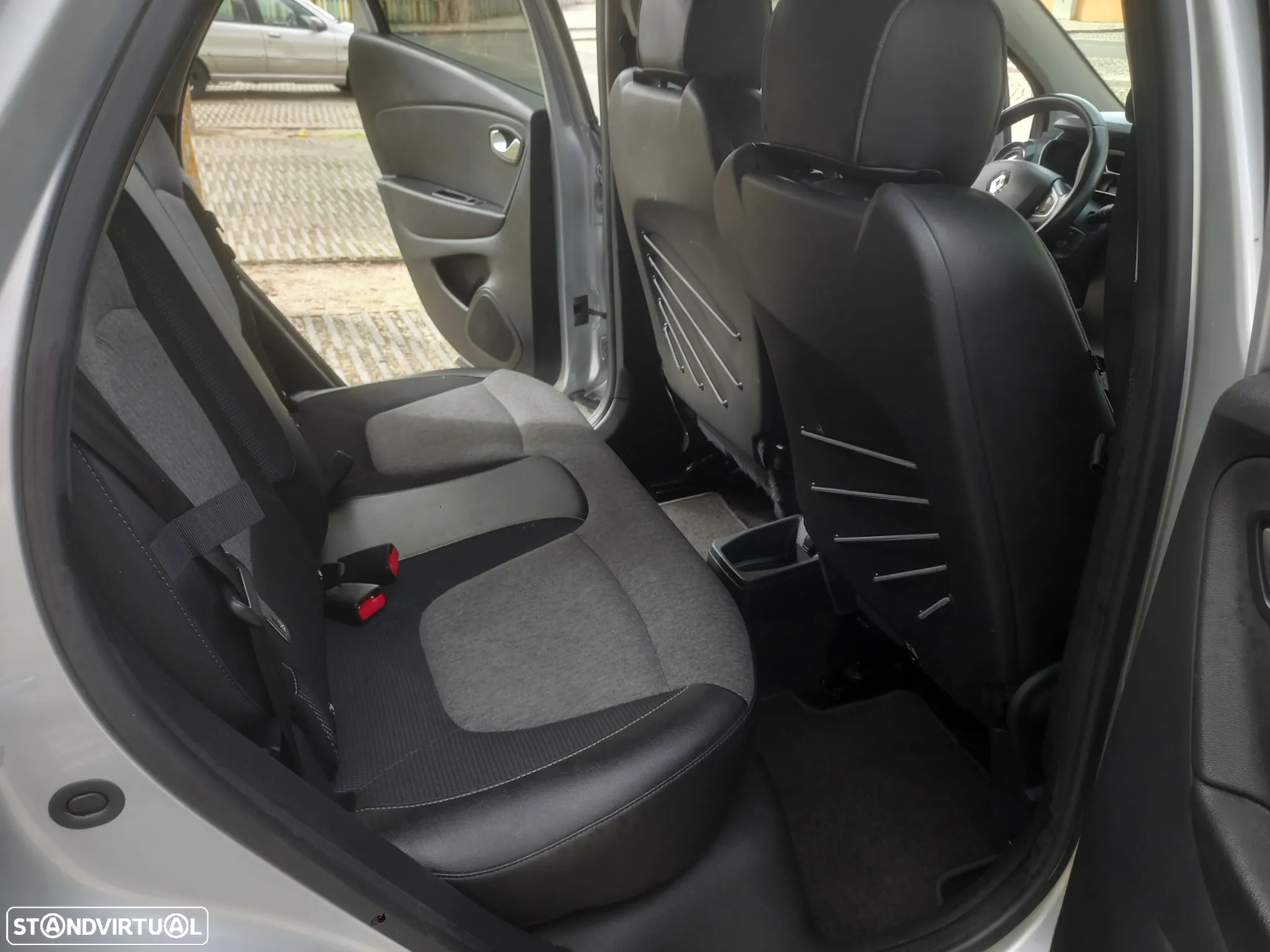 Renault Captur 0.9 TCE Exclusive - 9