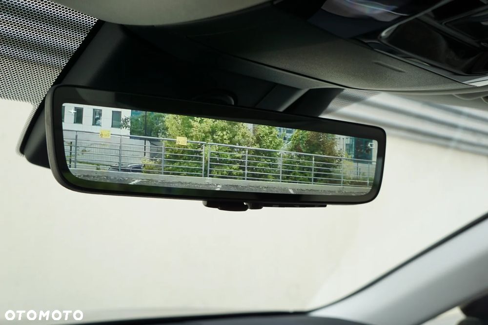 Lexus RX 350h Omotenashi - 33