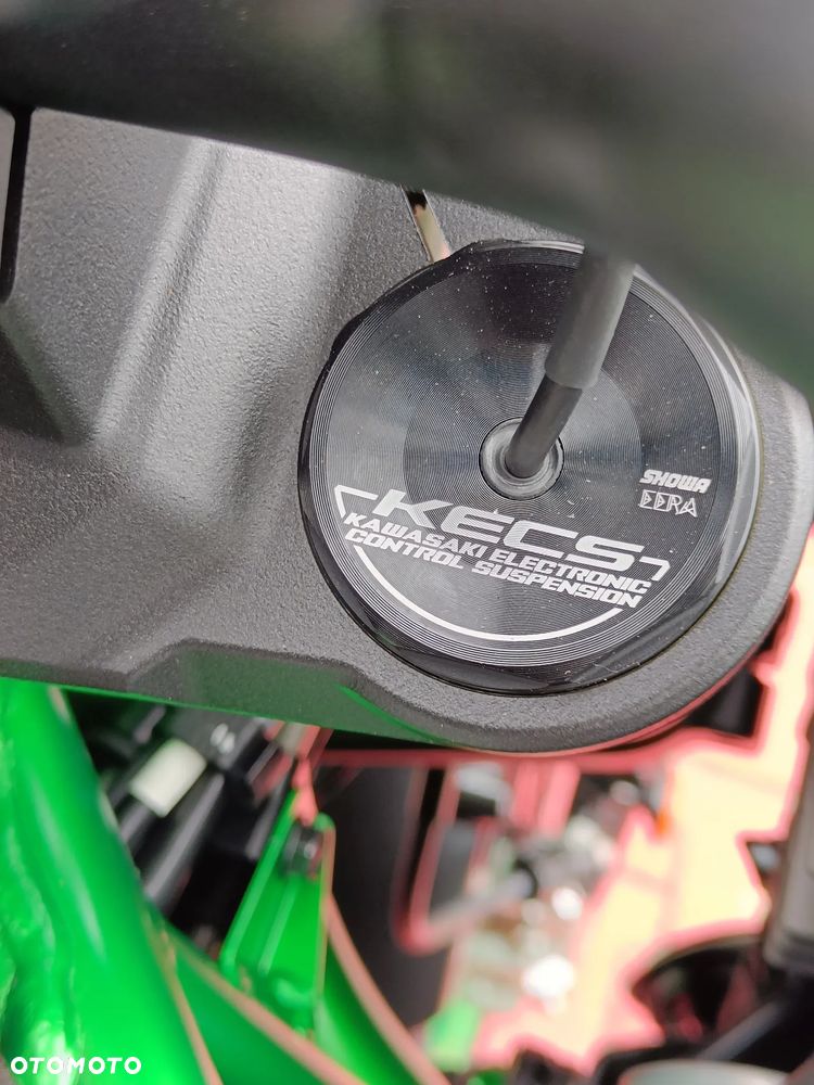 Kawasaki H2 - 12