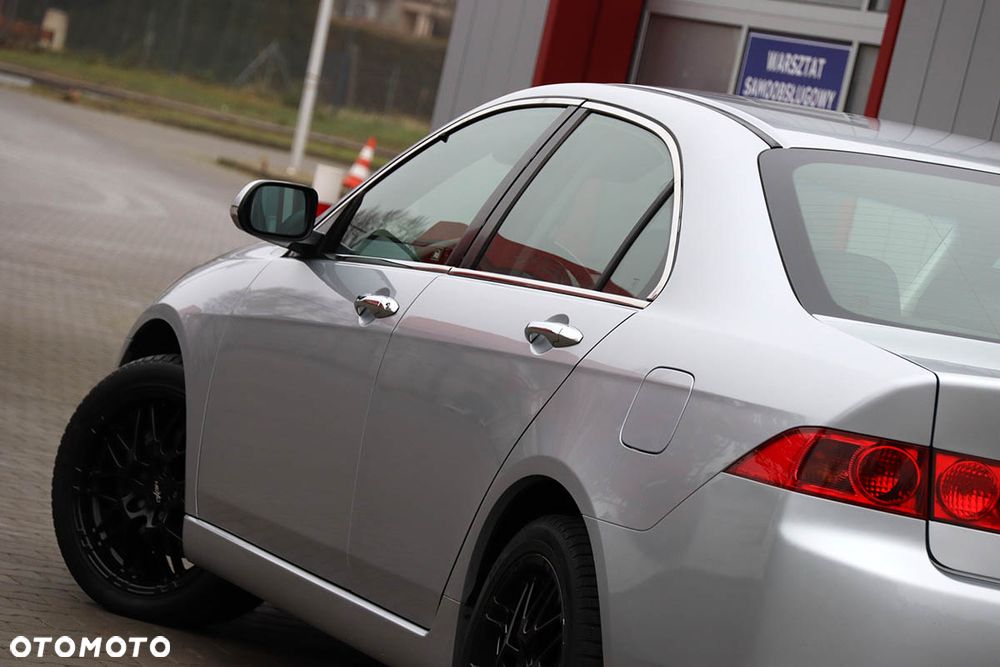 Honda Accord 2.0 i Executive - 17