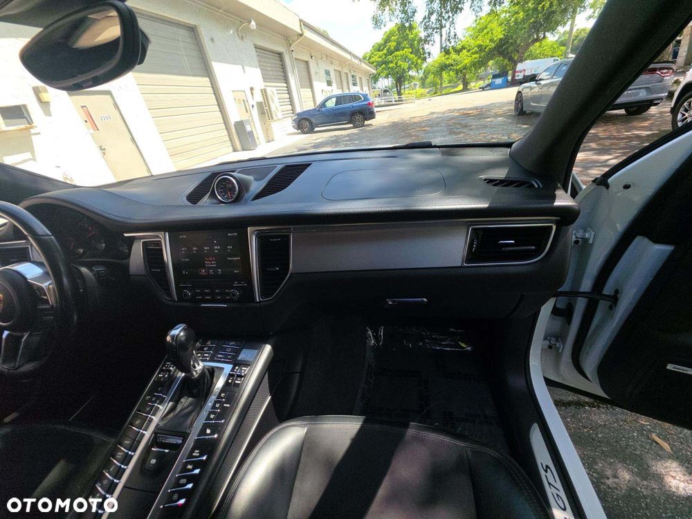 Porsche Macan GTS - 18