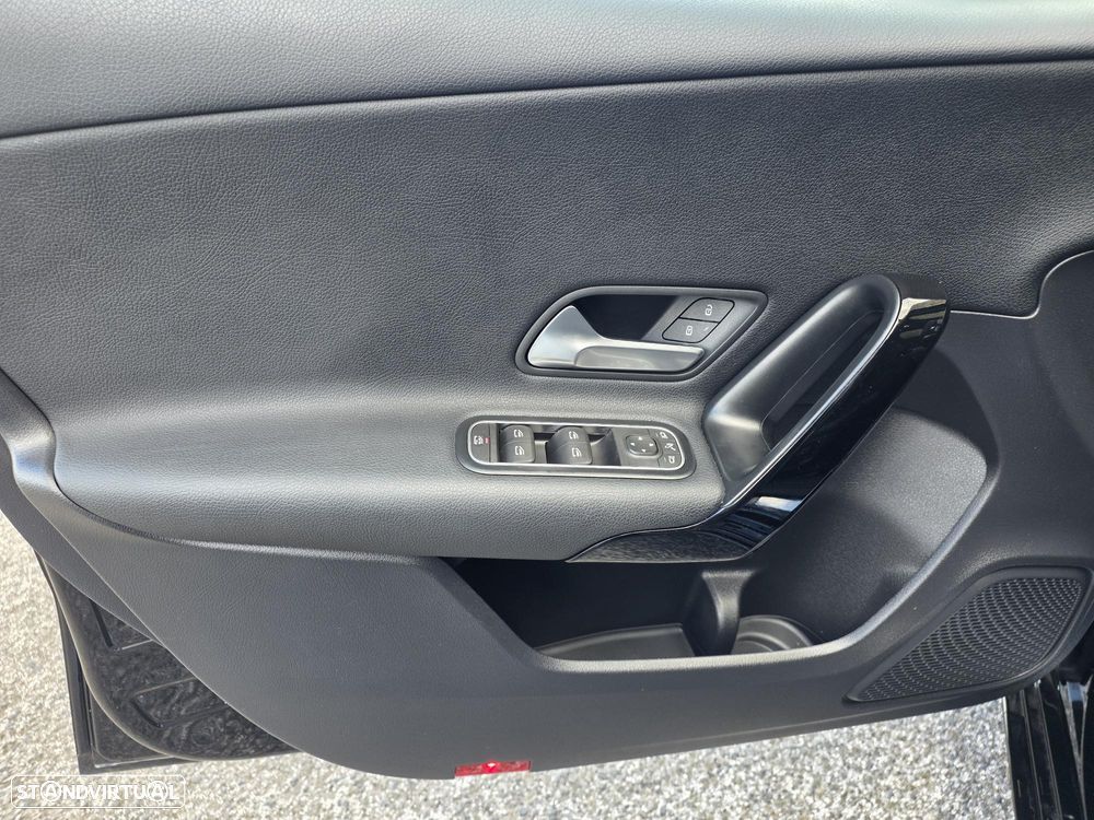 Mercedes-Benz A 180 7G-DCT Lim. Special Edition - 36