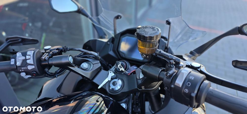 Kawasaki Ninja 1000 SX - 16