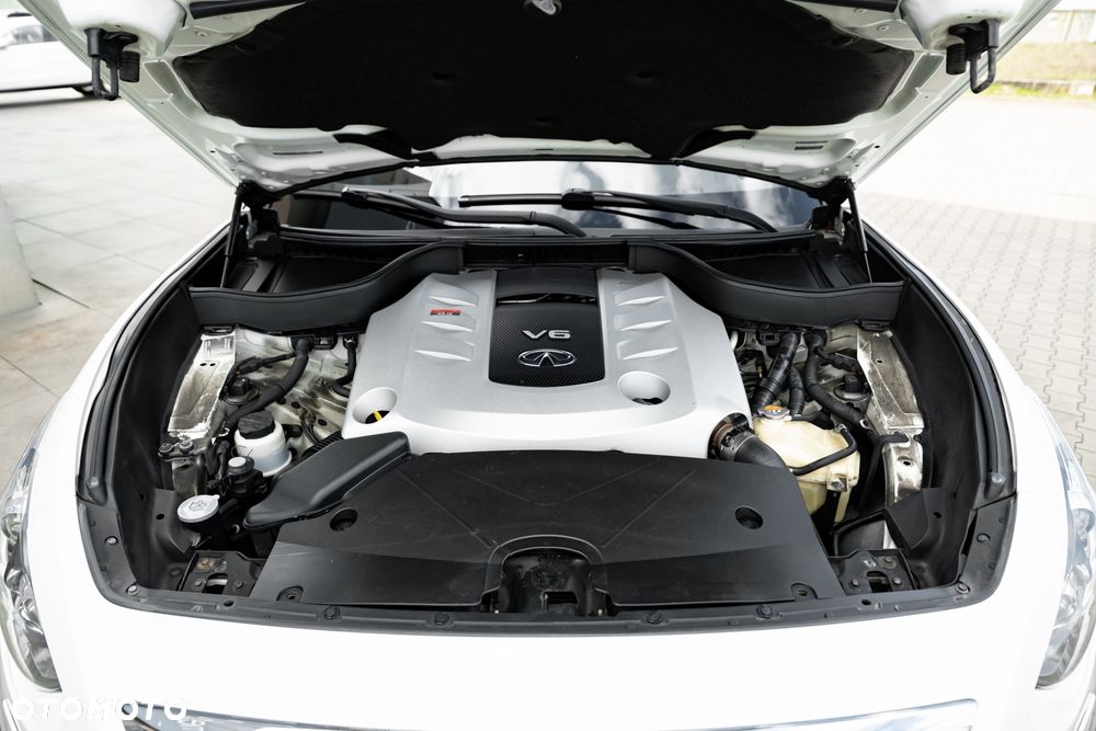 Infiniti QX70 3.0d S - 38