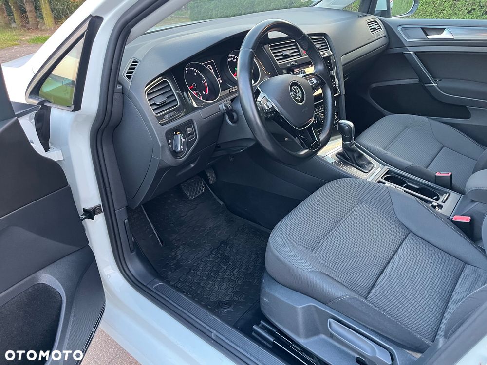 Volkswagen Golf - 16