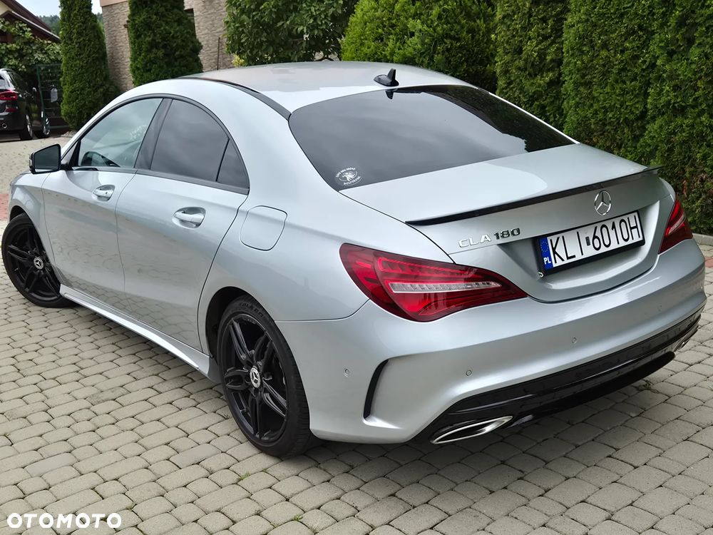 Mercedes-Benz CLA 180 7G-DCT AMG Line - 6