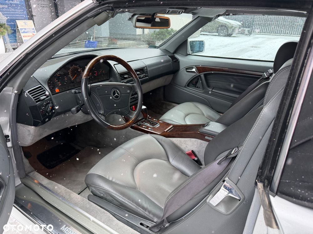 Mercedes-Benz SL - 17