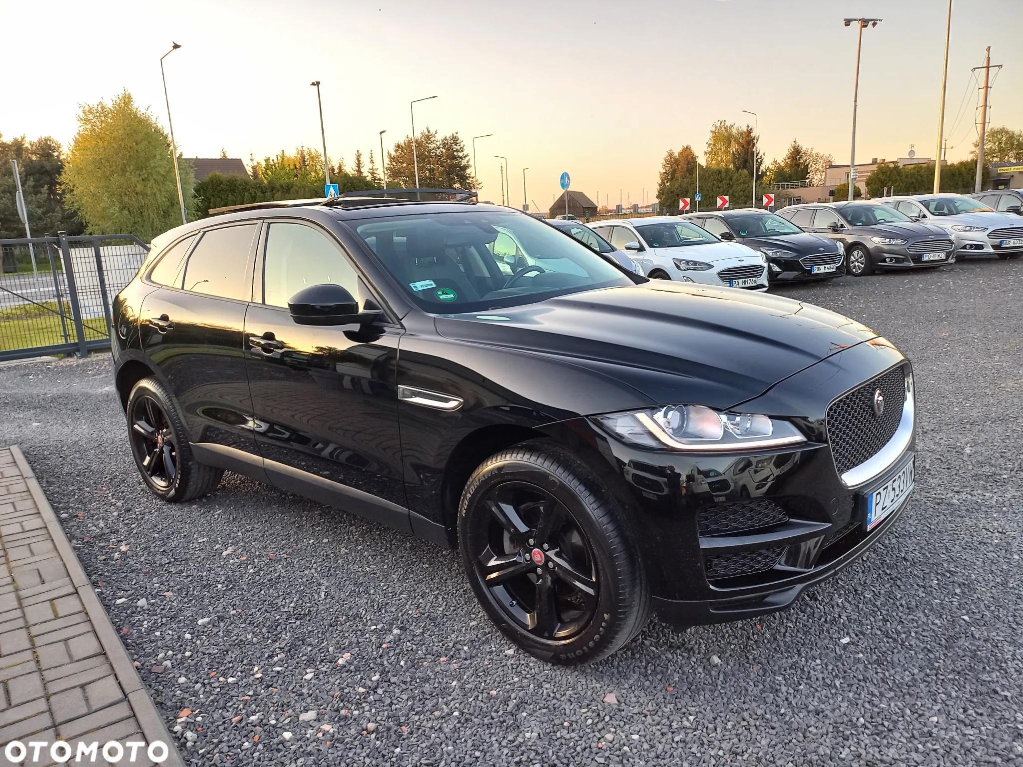 Jaguar F-Pace - 8