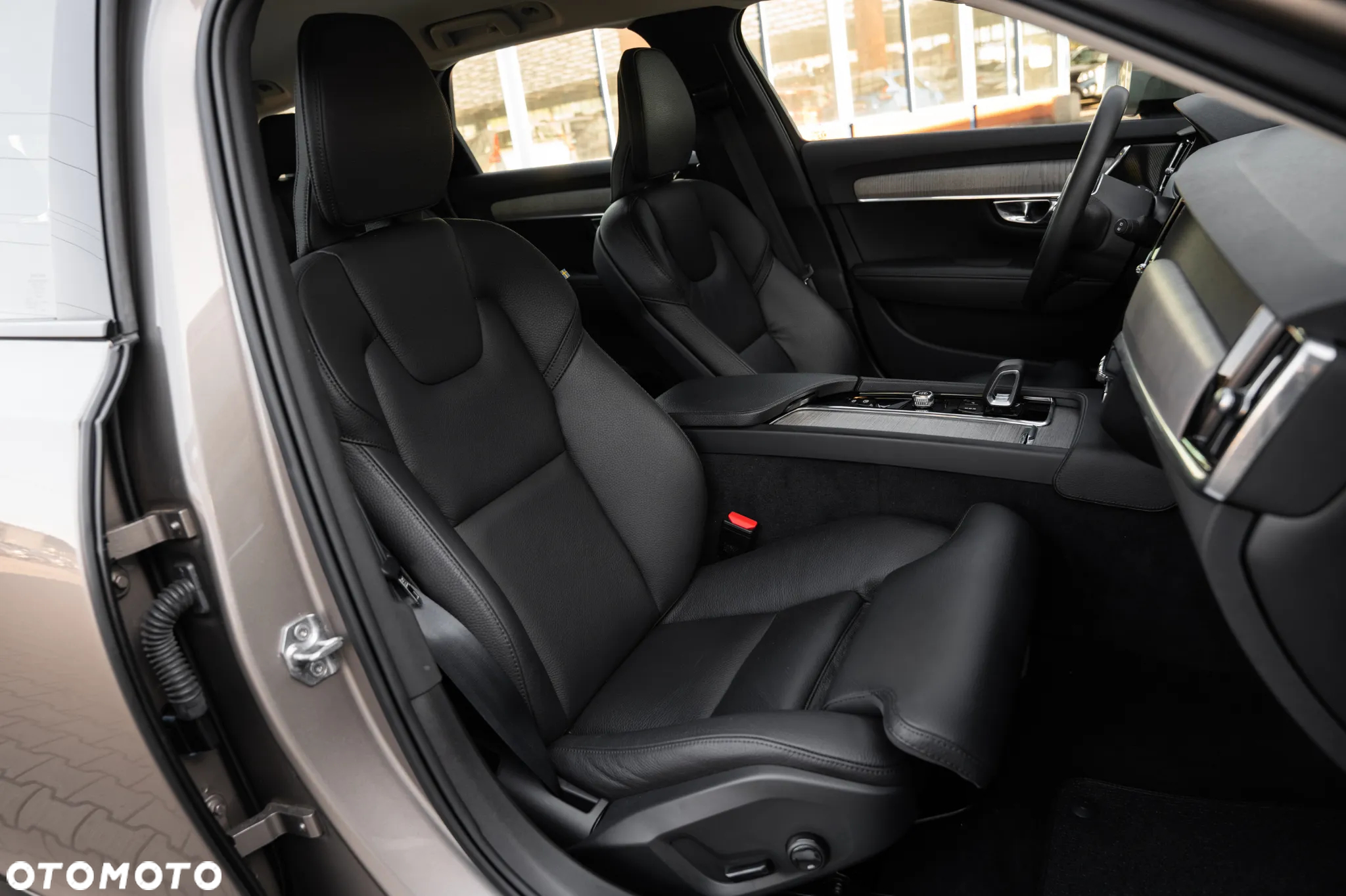 Volvo V90 Cross Country - 25