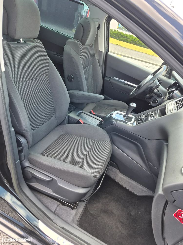 Peugeot 5008 1.6 E-HDi 7L Allure 2-Tronic - 19