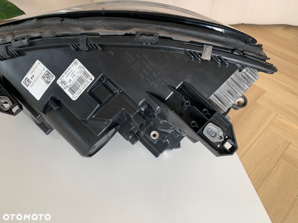Lampa prawy przód Mercedes GLA X156 A1569061800 Bixenon - 5