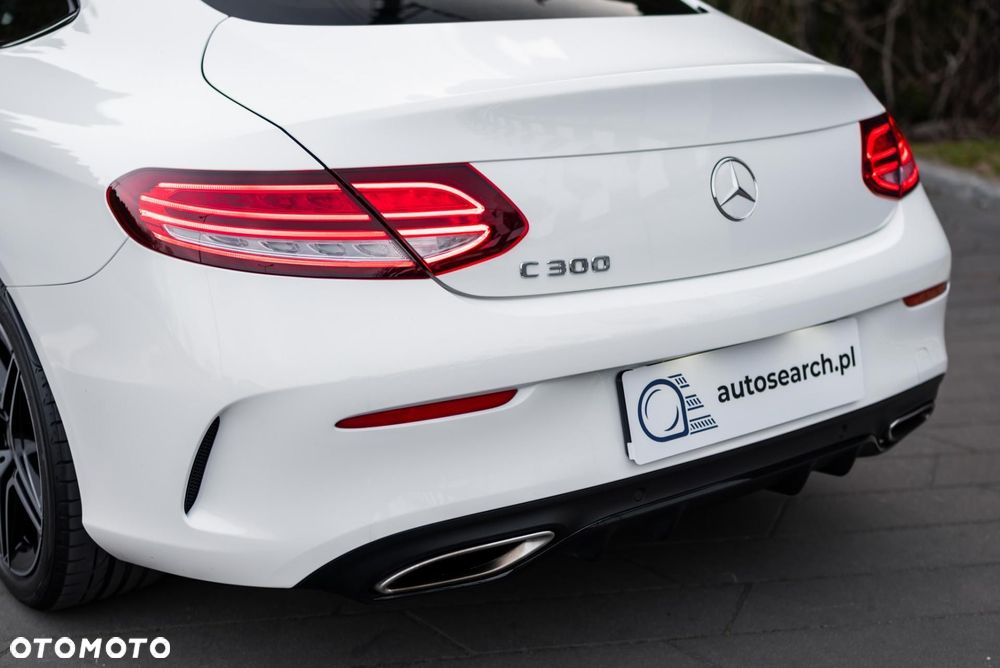 Mercedes-Benz Klasa C 300 9G-TRONIC - 36