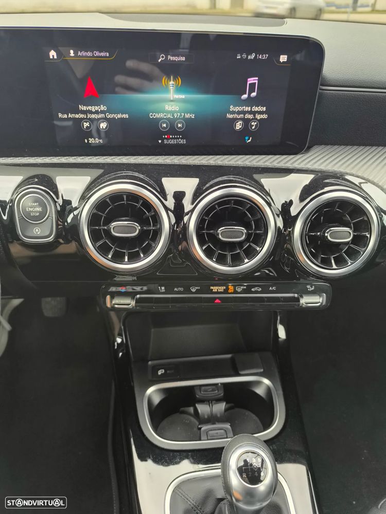 Mercedes-Benz A 180 Limousine d Progressive - 29