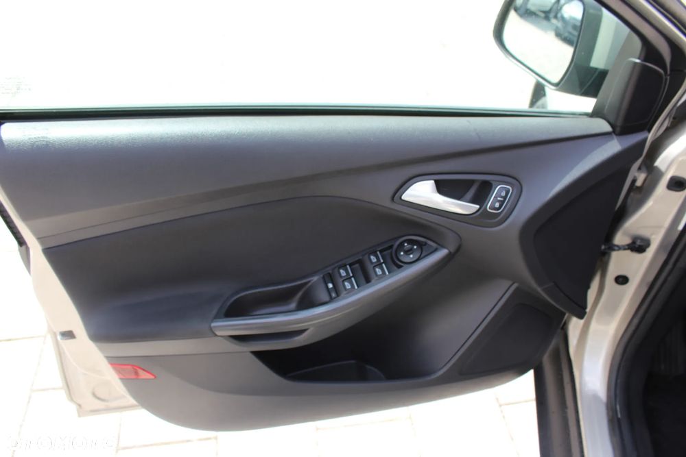 Ford Focus 1.6 TDCi ECOnetic 88g Start-Stopp-System Titanium - 17