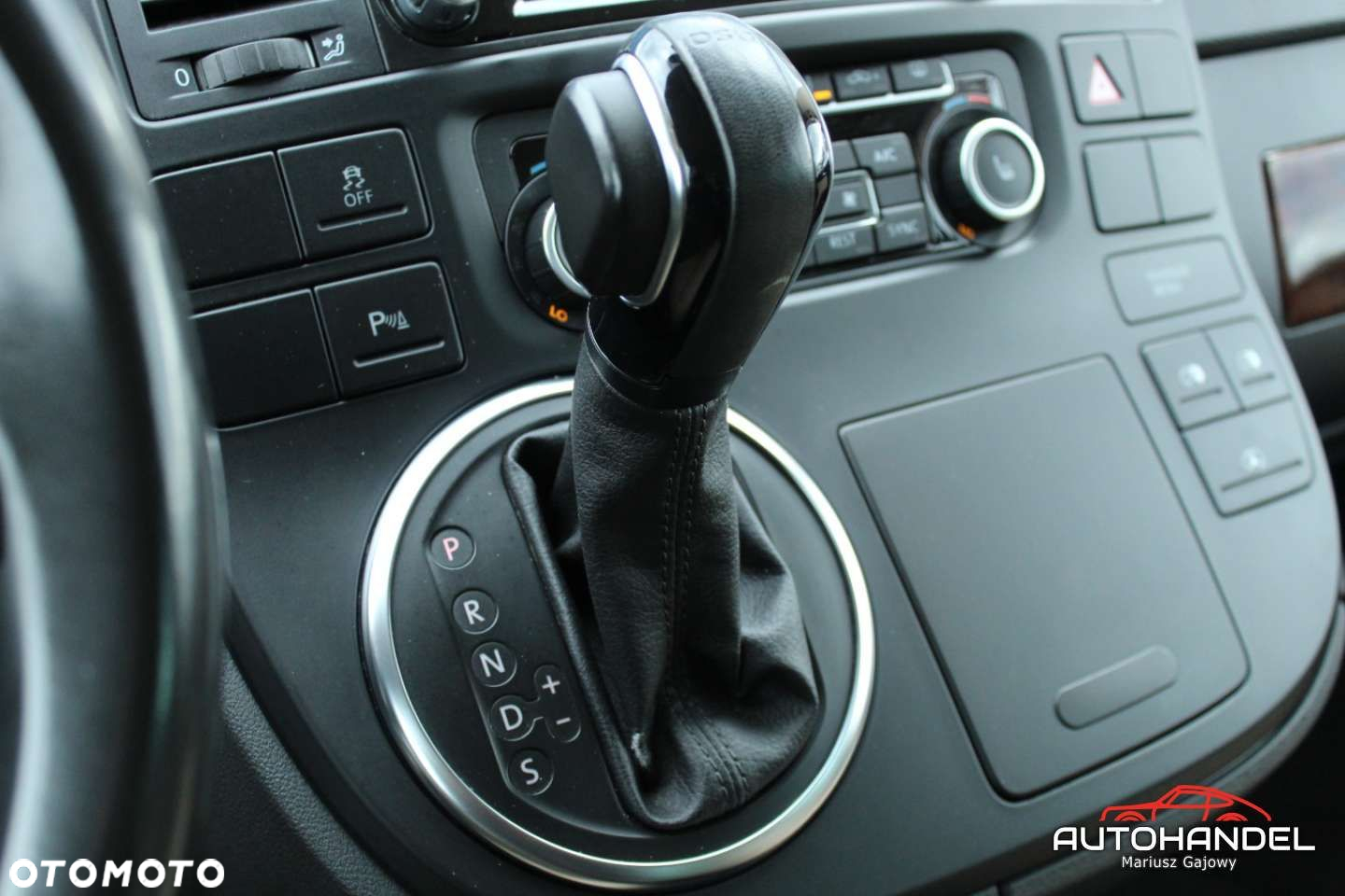 Volkswagen Multivan - 25