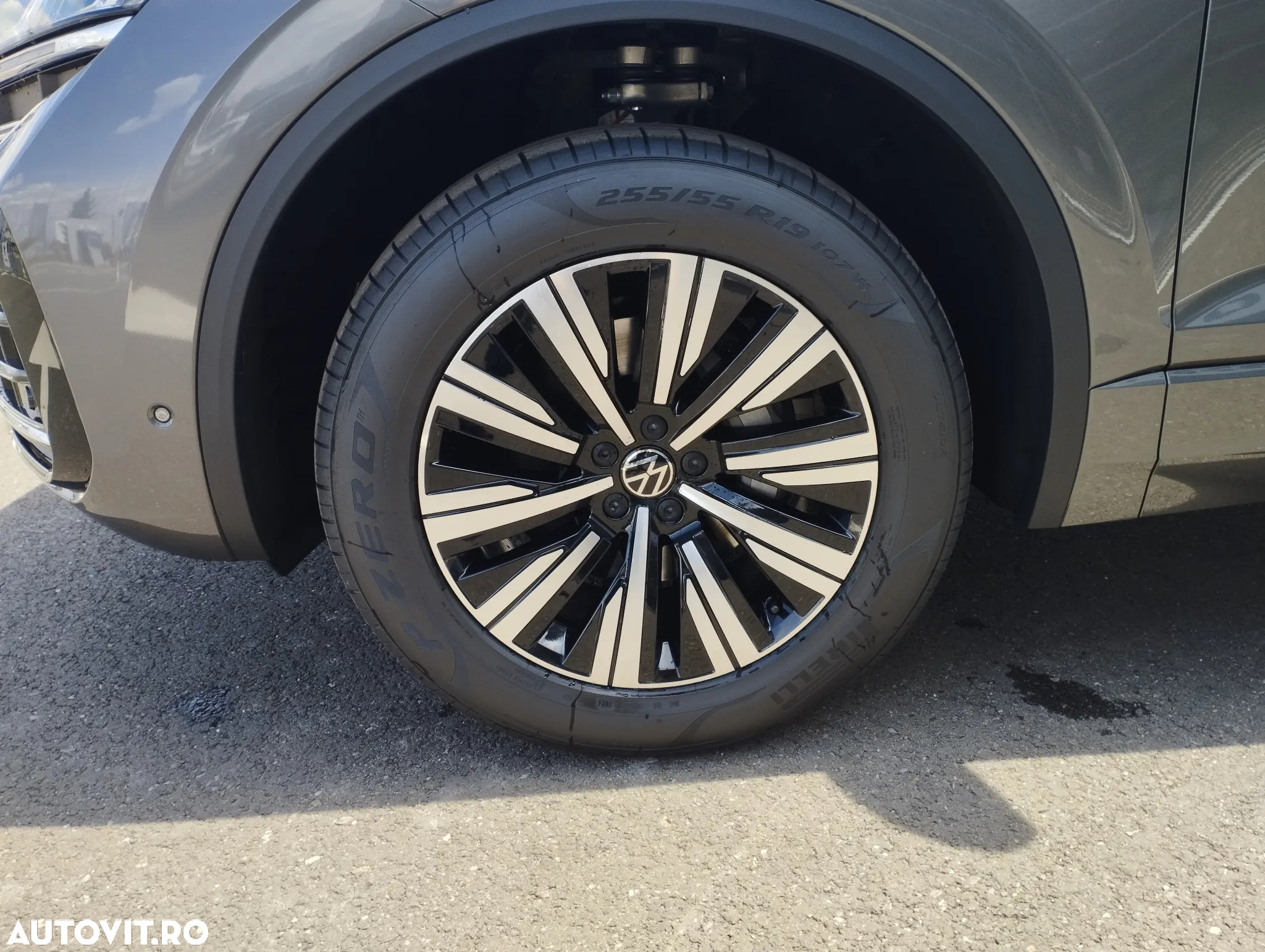 Volkswagen Touareg V6 TDI 4MOTION Elegance - 6