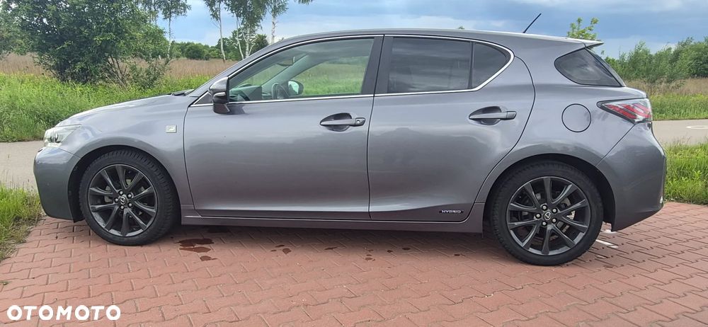 Lexus CT - 8