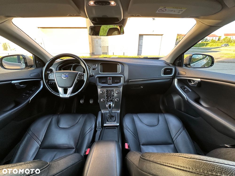 Volvo V40 D4 Inscription - 28
