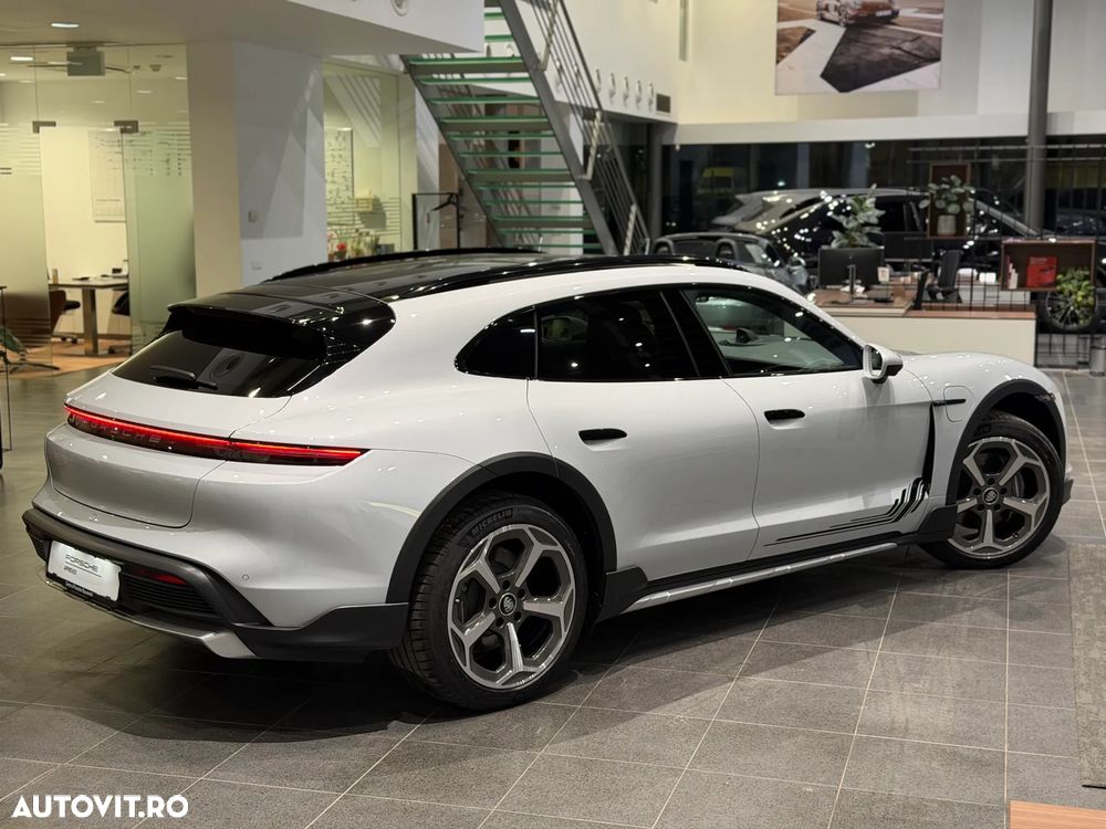 Porsche Taycan 4 - 6