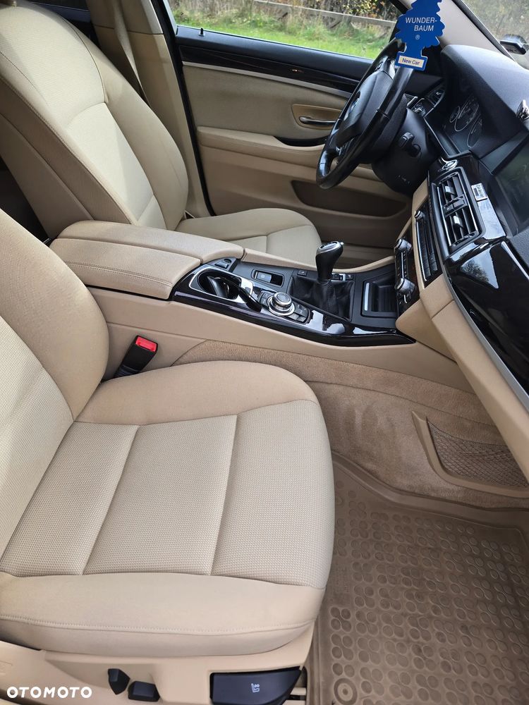 BMW Seria 5 520d - 26