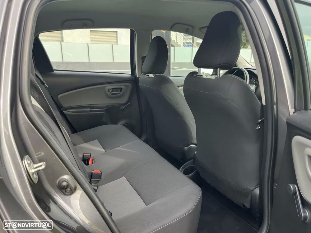 Toyota Yaris 1.0 VVT-i Exclusive - 41