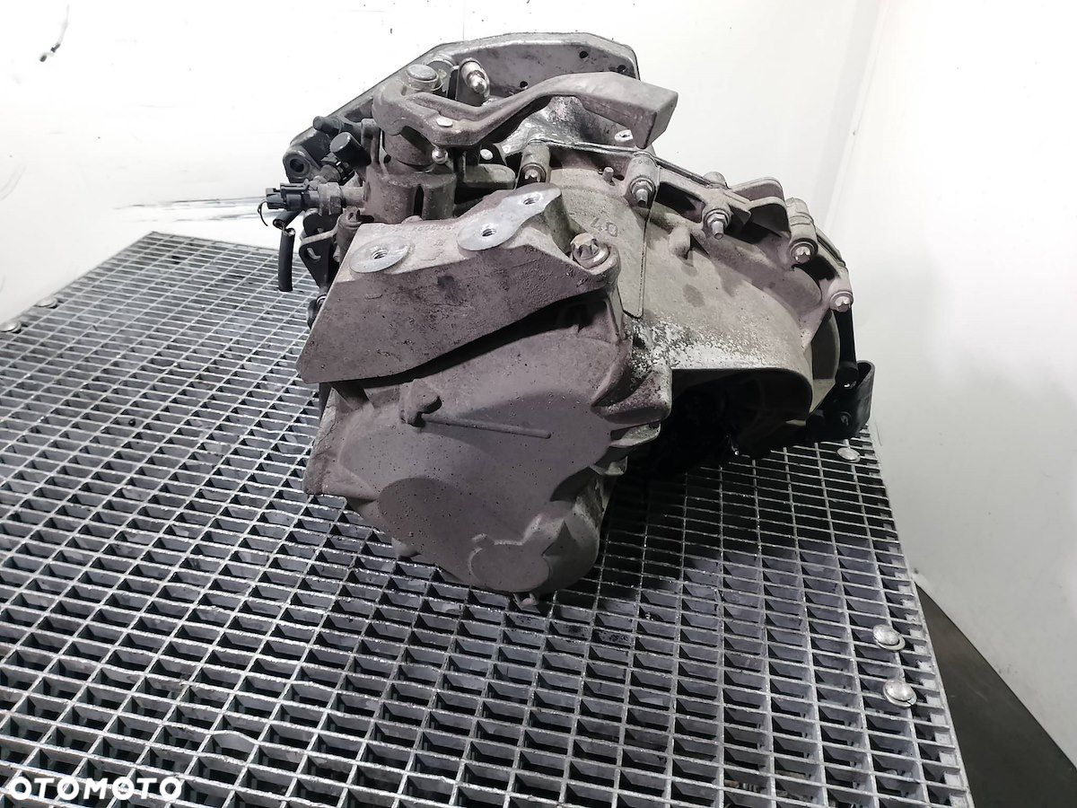 SKRZYNIA BIEGÓW MANUALNA OPEL VECTRA C F40 1.9 CDTI - 5