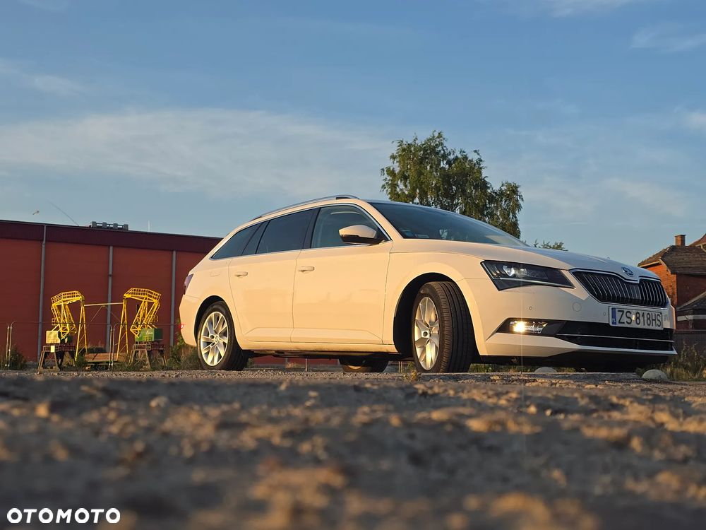 Skoda Superb 2.0 TDI Ambition DSG - 2