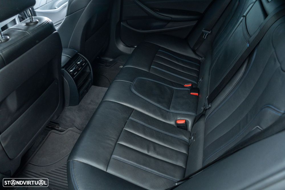 BMW 520 d Pack M Auto - 13