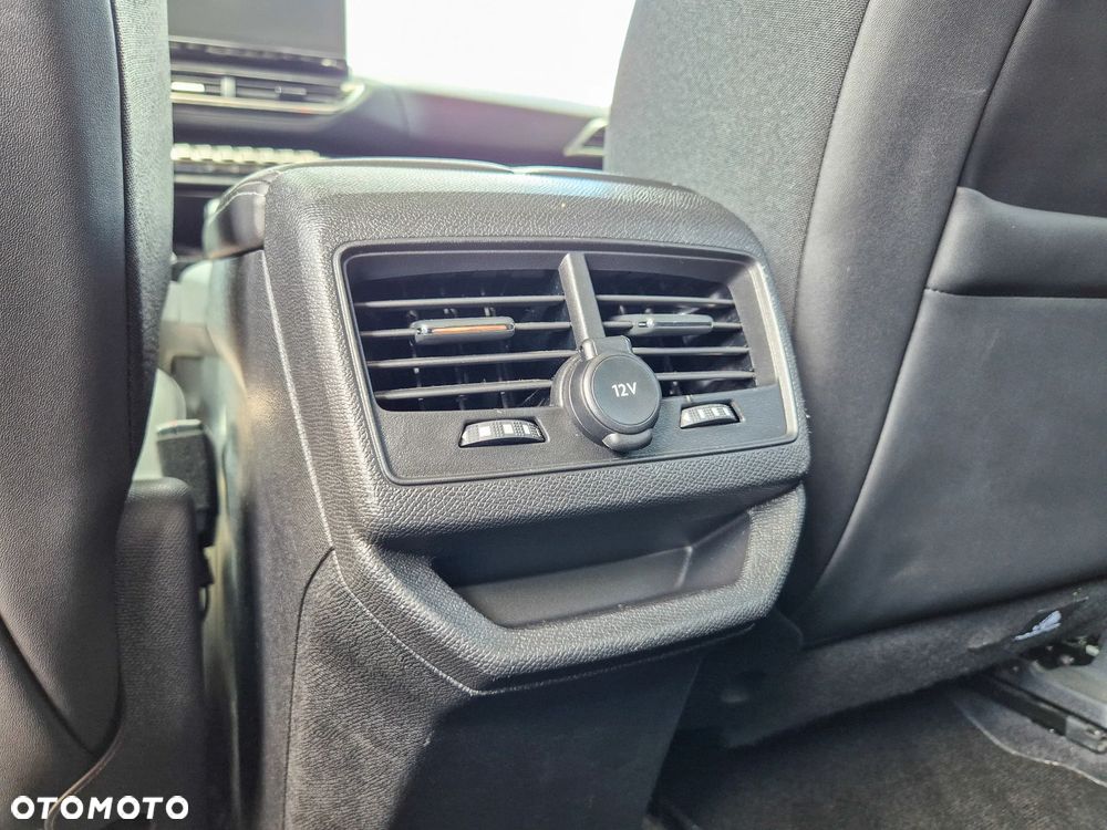 Peugeot 3008 1.6 PureTech HYbrid Allure S&S EAT8 - 24