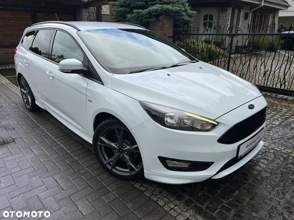 Ford Focus 1.5 EcoBoost ST-Line - 1
