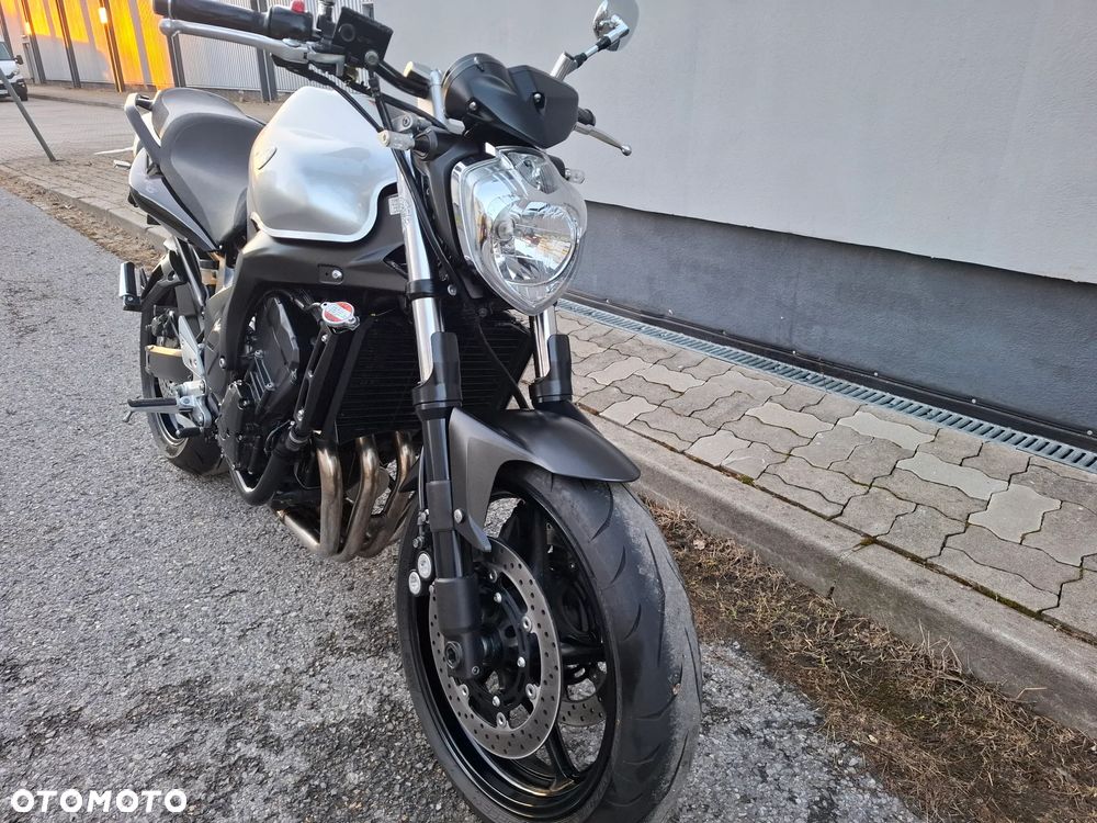 Yamaha FZ6 - 8