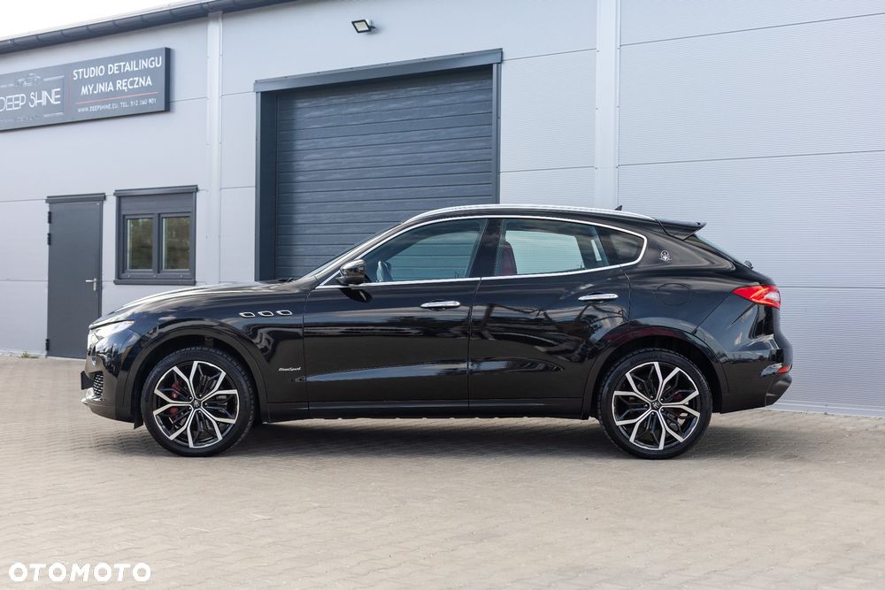 Maserati Levante S Granlusso - 33