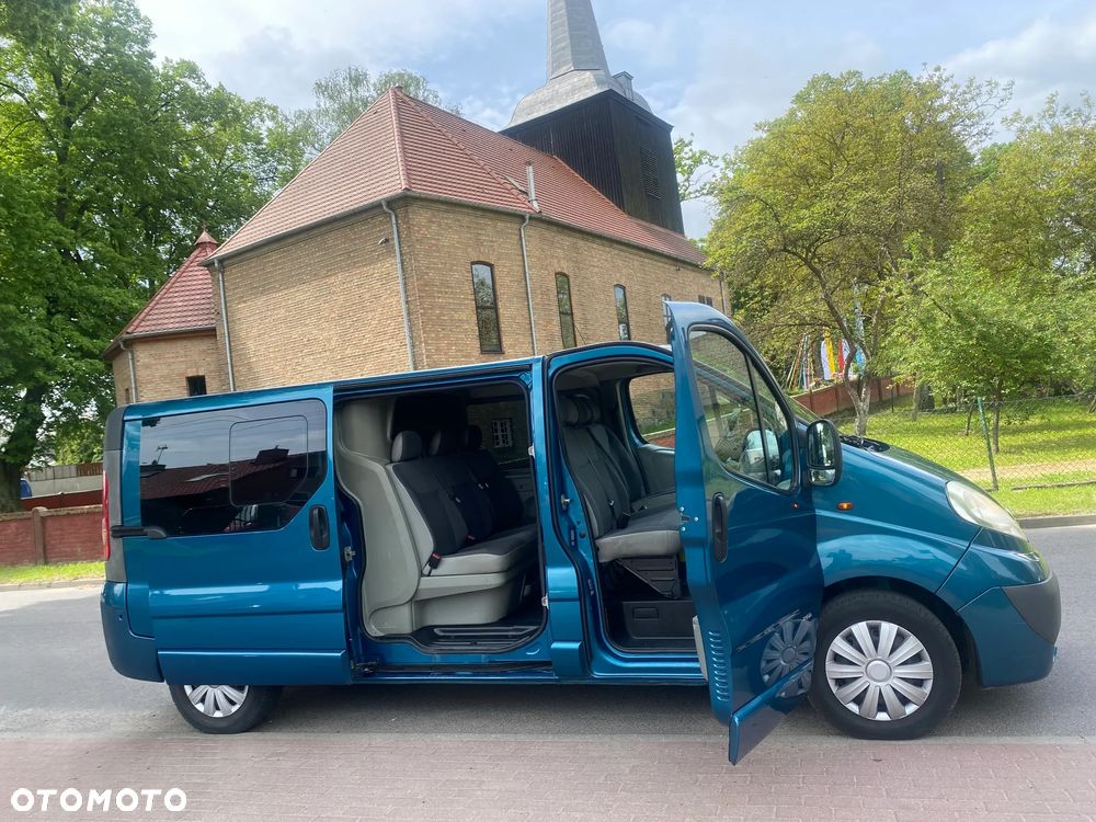 Opel Vivaro - 1