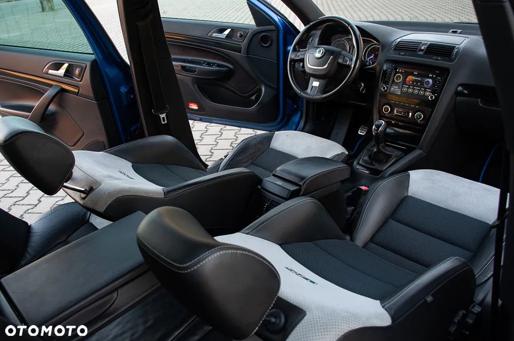 Skoda Octavia 2.0 TSI RS - 30