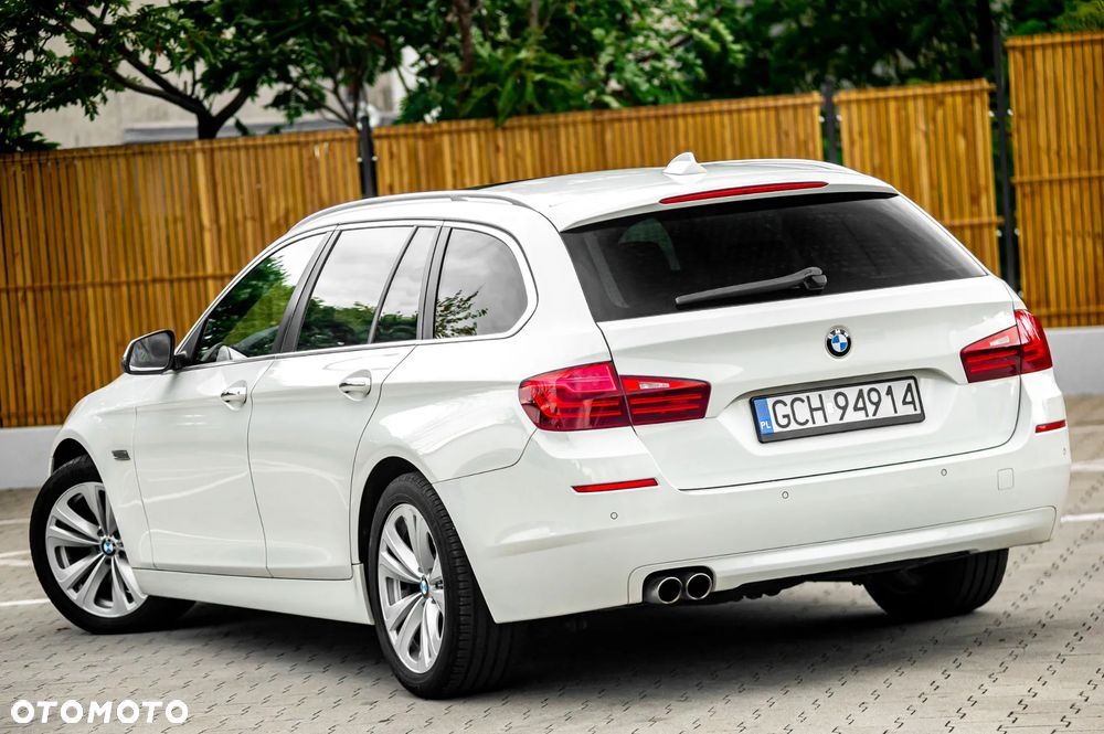 BMW Seria 5 525d Luxury Line - 12