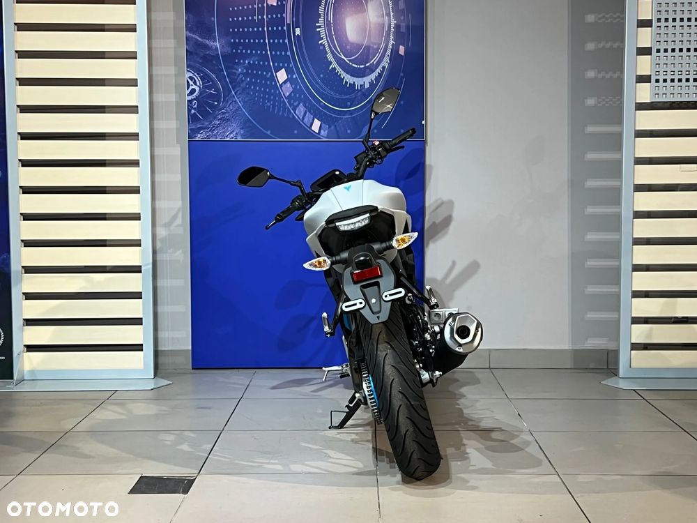 Yamaha MT - 5