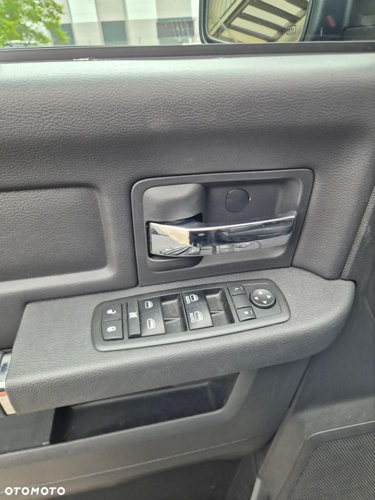 Dodge RAM 5.7 4x4 - 17