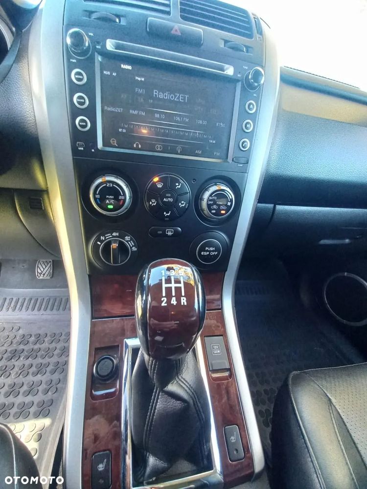 Suzuki Grand Vitara 2.0 - 14