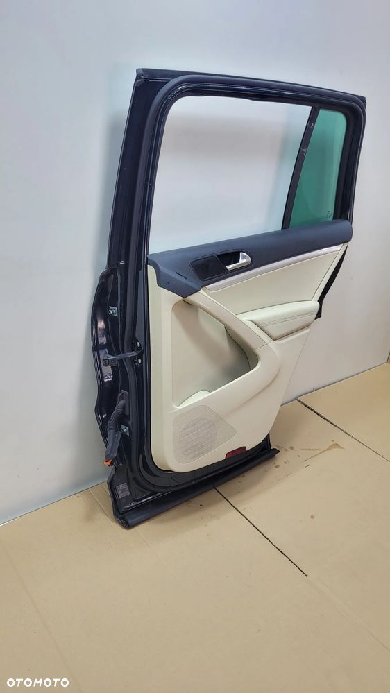 VOLKSWAGEN TIGUAN I 5N0 07-15 DRZWI TYŁ PRAWE - 4