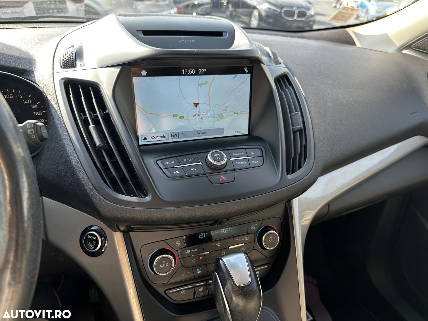 Ford Kuga - 11