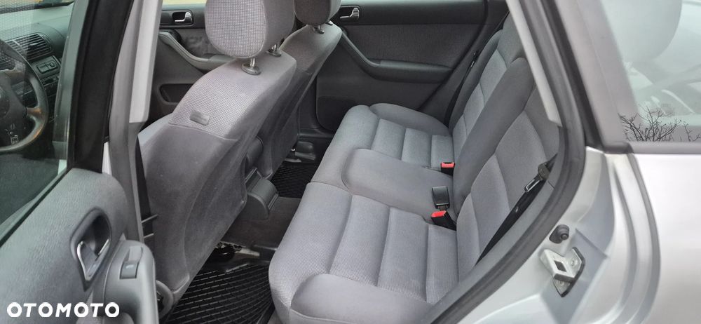 Audi A3 Sportback 1.6 Ambiente - 12