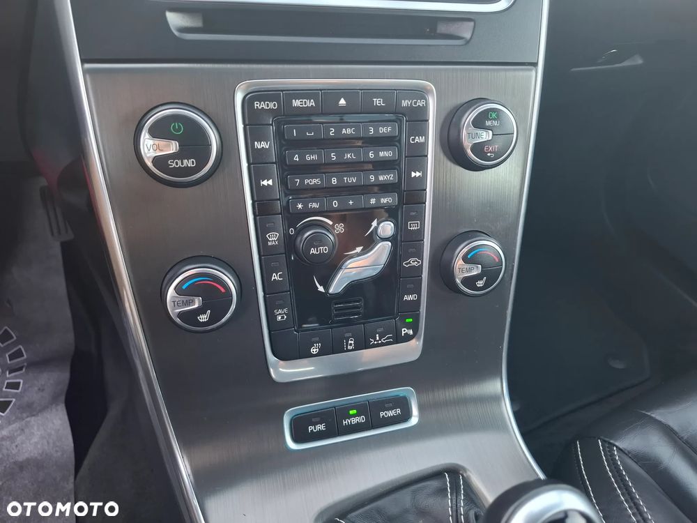 Volvo V60 D6 AWD Plug-in Hybrid Summum - 31