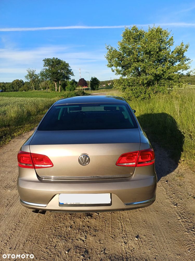 Volkswagen Passat 2.0 TDI 4Motion BlueMotion Technol Comfortline - 9