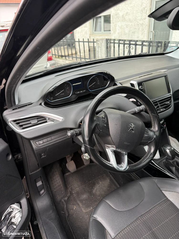 Peugeot 2008 1.2 PureTech Allure - 9