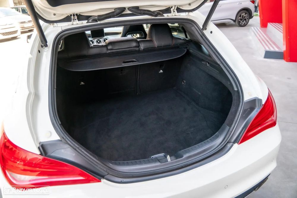 Mercedes-Benz CLA 220 d Shooting Brake AMG Line Aut. - 13