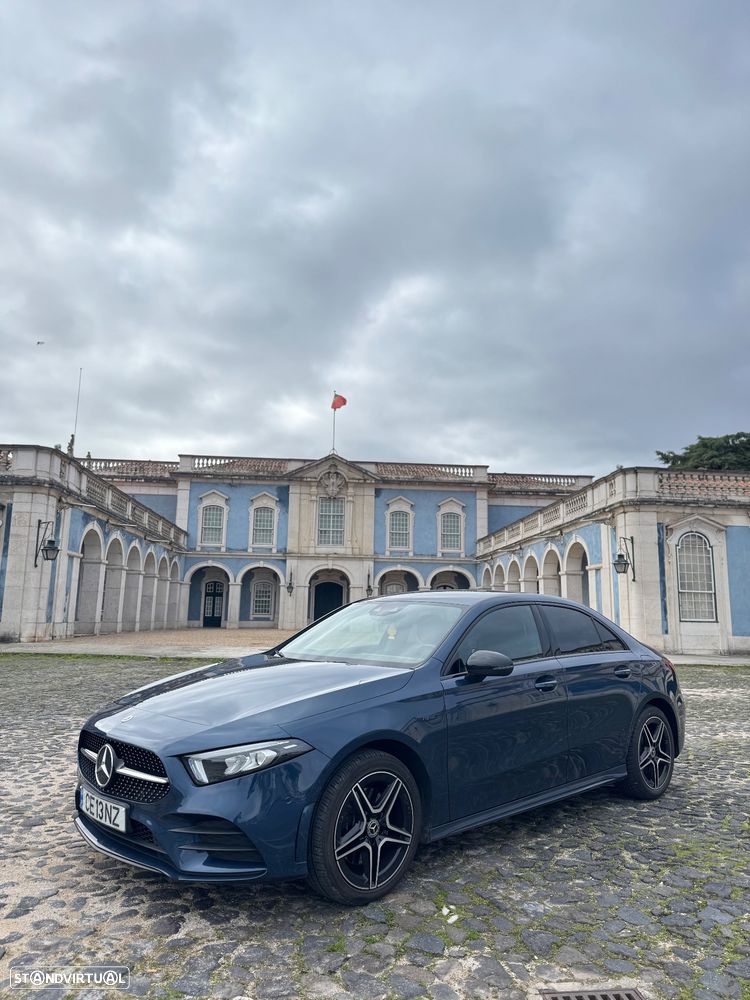 Mercedes-Benz A 250 Limousine e AMG Line - 1