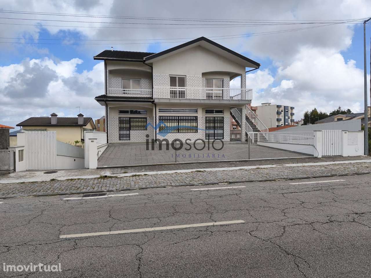 Moradia T3 com Loja Comercial em São João de Ver - Grande imagem: 2/41