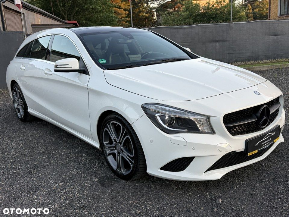 Mercedes-Benz CLA 180 AMG Line - 5