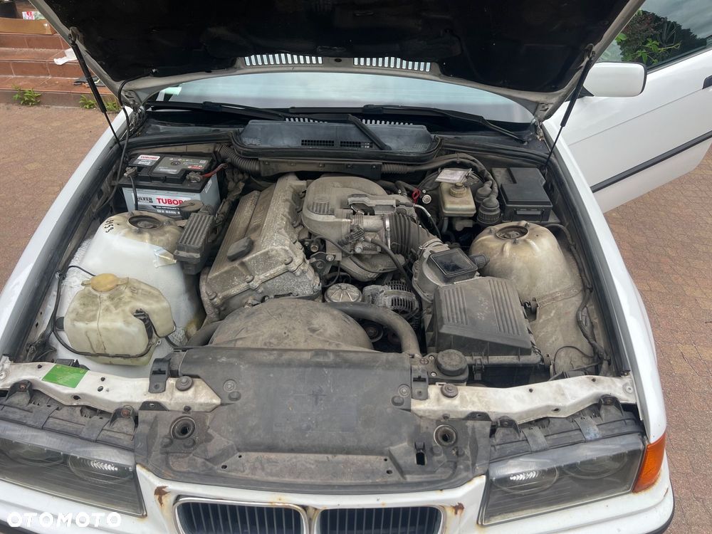 BMW Seria 3 318is - 18