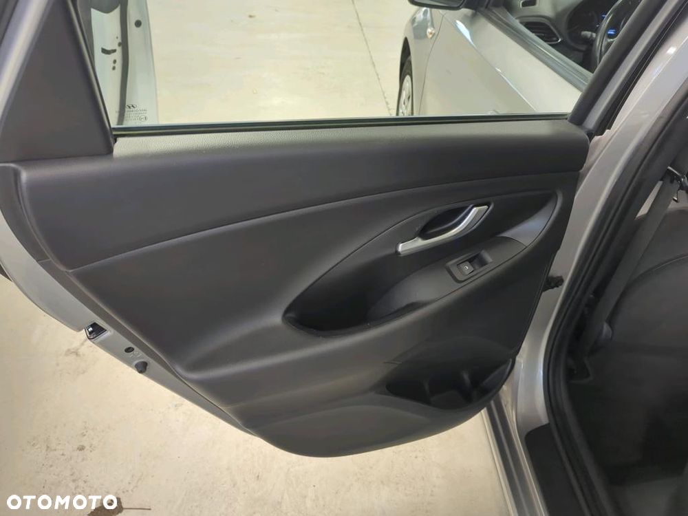 Hyundai i30 1.0 T-GDI Classic + - 16